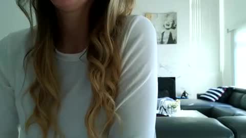 emilly online show from October 16, 2025, 9:16 pm