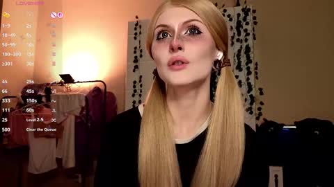 emimiy online show from October 18, 2025, 7:09 am