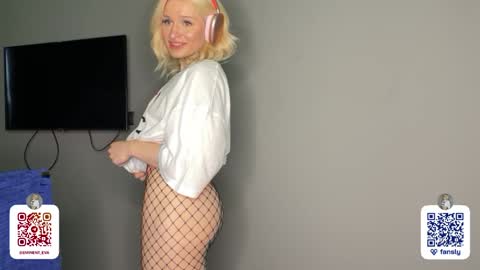 Snapshot of eminent_eva chatting on January 29, 2025, 6:12 am Eminent Eva online show from January 29, 2025, 6:12 am