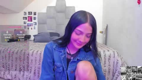 emma  online show from September 19, 2025, 7:14 pm