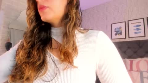 Snapshot of emma__smith01 chatting on February 5, 2025, 12:38 pm Emma online show from February 5, 2025, 12:38 pm