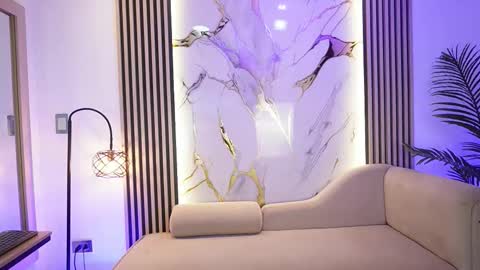 emma__walkerr_ online show from March 30, 2026, 7:04 pm