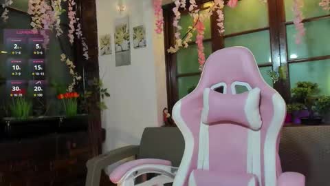 emma_ayala online show from February 15, 2026, 7:10 pm