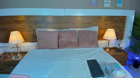 Emma  online show from January 17, 2025, 10:44 am