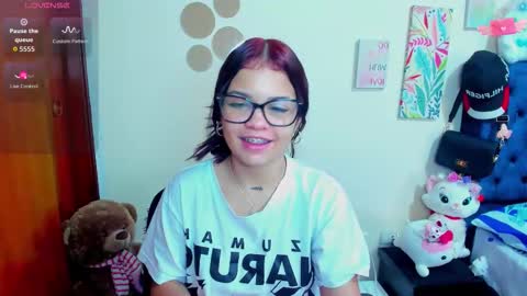 emma_boo_ online show from November 13, 2025, 3:11 pm