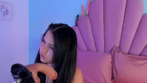 emma online show from October 13, 2025, 3:39 am