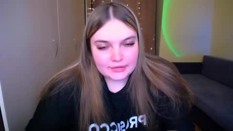 Snapshot of emma_dorn chatting on May 21, 2026, 4:30 am Eva online show from May 21, 2026, 4:30 am