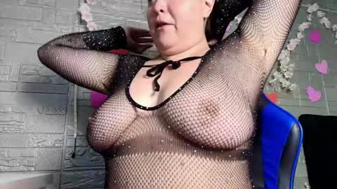 Snapshot of emma_honey__ chatting on November 28, 2025, 1:30 am Emma Miel online show from November 28, 2025, 1:30 am