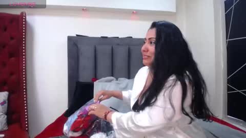 Emma 3 online show from November 25, 2025, 8:09 pm