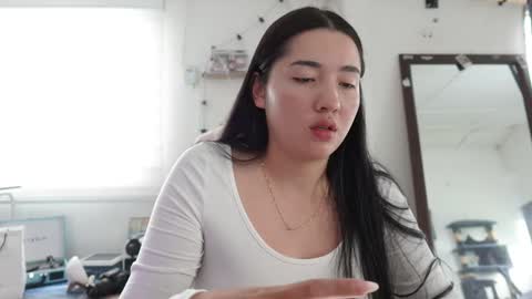 emma_johnson_ online show from December 5, 2024, 7:49 pm