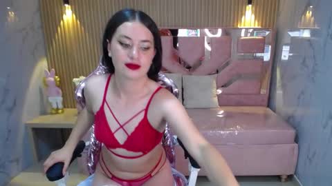 Snapshot of emma_jones_s chatting on February 14, 2025, 11:42 pm Emma online show from February 14, 2025, 11:42 pm