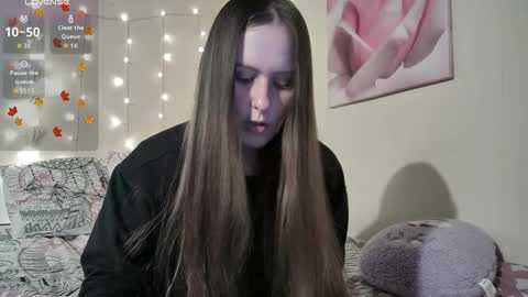 emma_just online show from November 11, 2025, 8:25 am
