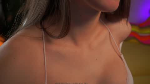    online show from December 18, 2025, 7:20 pm