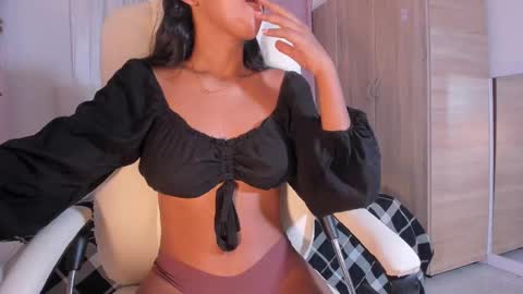 Emma online show from October 4, 2025, 6:50 pm