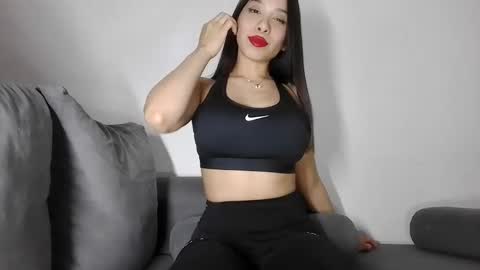 Snapshot of emma_lovv chatting on January 22, 2025, 2:04 am Emma 3 online show from January 22, 2025, 2:04 am