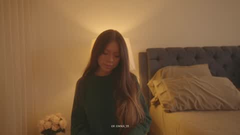 emma_lu1 online show from March 8, 2026, 4:33 pm