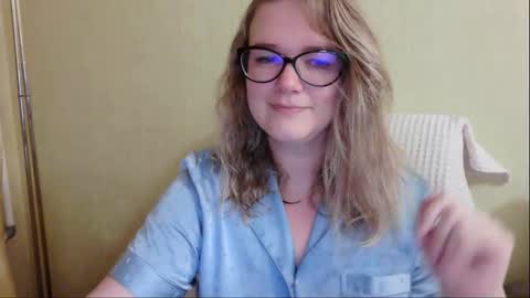 emma_misty_ online show from October 17, 2025, 5:26 pm