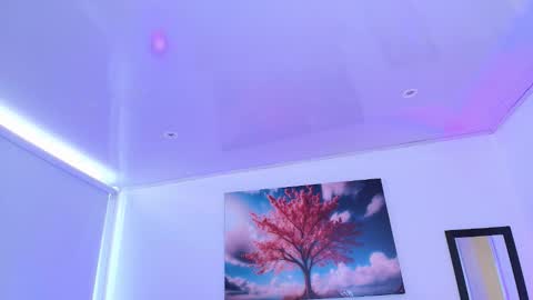 Emma Monserratt online show from November 1, 2025, 7:38 pm