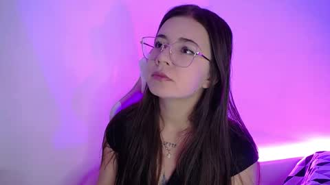 Snapshot of emma_naa chatting on September 11, 2025, 12:44 am Emma online show from September 11, 2025, 12:44 am