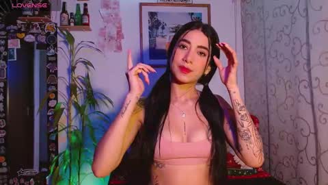 Sara Luna online show from December 16, 2024, 11:50 pm