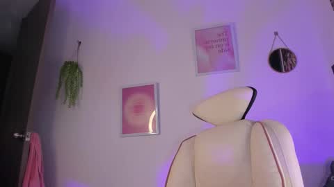 Emma online show from January 9, 2026, 4:48 am