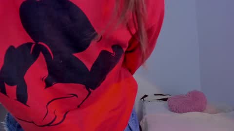 Snapshot of emma_rr chatting on December 14, 2024, 9:40 am Emma online show from December 14, 2024, 9:40 am