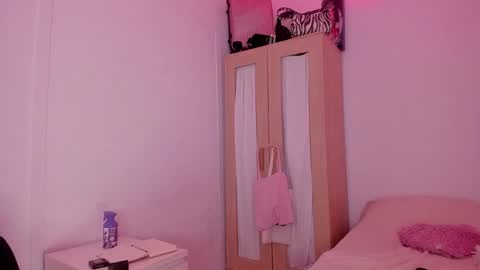 Snapshot of emma_rr chatting on February 12, 2025, 1:48 pm Emma online show from February 12, 2025, 1:48 pm