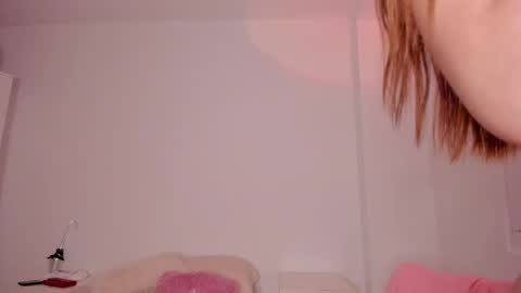 Snapshot of emma_rr chatting on February 28, 2025, 3:59 pm Emma online show from February 28, 2025, 3:59 pm