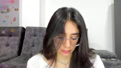 Snapshot of emma_sandovaal chatting on February 16, 2025, 2:09 am Emma online show from February 16, 2025, 2:09 am