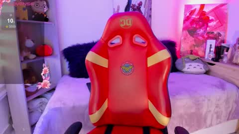 EMMA  online show from November 12, 2025, 6:30 pm