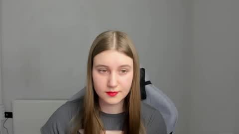 Snapshot of emma_sweettyy chatting on June 6, 2026, 6:51 am Emma online show from June 6, 2026, 6:51 am
