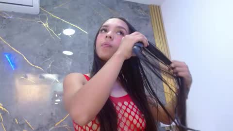 Snapshot of emma_swet1 chatting on March 1, 2026, 12:40 pm Emma... online show from March 1, 2026, 12:40 pm