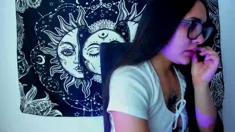 Emma online show from November 12, 2025, 8:30 pm