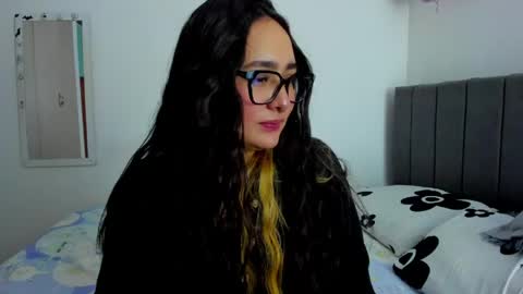 Emma online show from April 17, 2026, 1:41 am