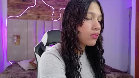 emma_visconti online show from September 22, 2025, 12:29 pm