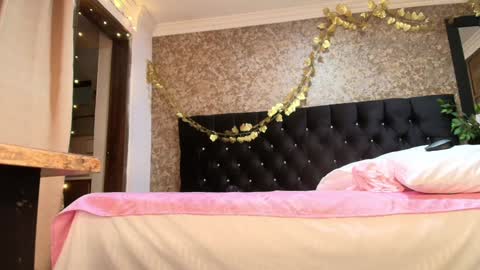 Snapshot of emma_xue chatting on January 24, 2025, 1:24 am Emma online show from January 24, 2025, 1:24 am