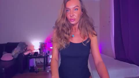 Emma online show from September 19, 2025, 9:54 am