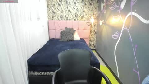 Snapshot of emmaaevans_ chatting on February 15, 2025, 11:50 am Emma Evans online show from February 15, 2025, 11:50 am