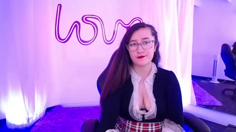 Snapshot of emmaclaire_ chatting on September 22, 2025, 8:44 pm Emma Claire online show from September 22, 2025, 8:44 pm