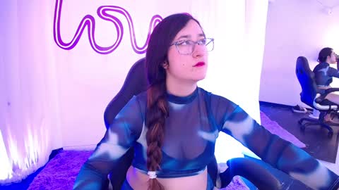 Snapshot of emmaclaire_ chatting on September 25, 2025, 7:50 pm Emma Claire online show from September 25, 2025, 7:50 pm