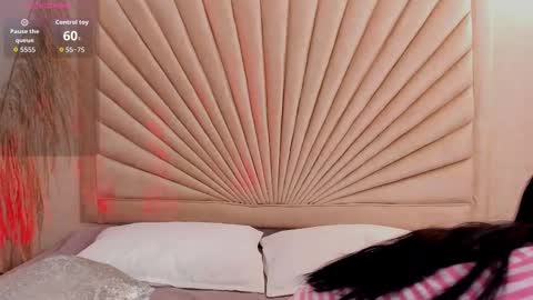           online show from November 26, 2025, 11:33 am