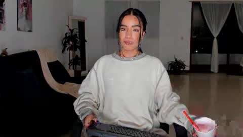 valentina online show from January 12, 2025, 7:43 am