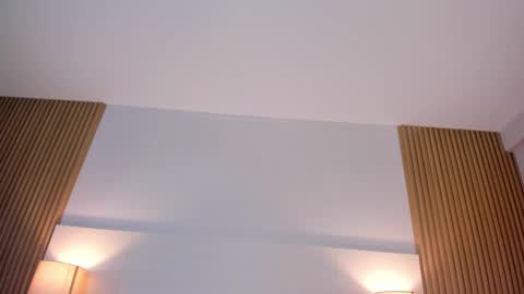 emmaespencer  online show from April 8, 2026, 11:10 am