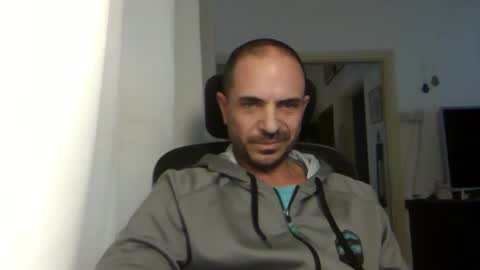 Snapshot of emmagold123 chatting on December 27, 2024, 12:23 pm Ariel online show from December 27, 2024, 12:23 pm