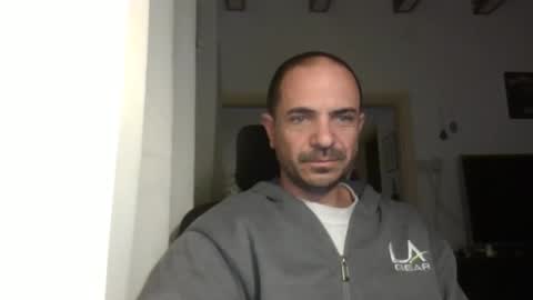 Snapshot of emmagold123 chatting on March 9, 2025, 3:32 am Ariel online show from March 9, 2025, 3:32 am