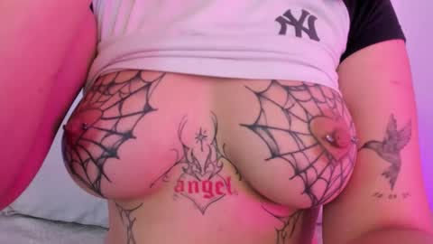 emmajohanson online show from February 17, 2026, 7:09 pm