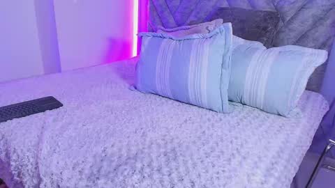  Emma  online show from September 27, 2025, 3:55 am