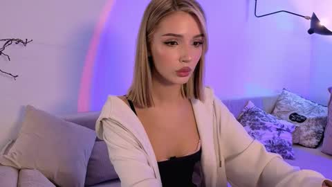 Emma online show from November 13, 2025, 9:30 am