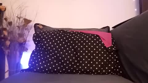 emmakros online show from October 20, 2025, 3:56 pm