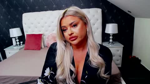 Snapshot of emmamavis chatting on January 7, 2025, 2:41 pm Emma Mavis online show from January 7, 2025, 2:41 pm